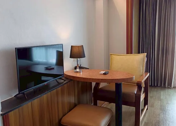Hotel Cozy Donmueang 4*