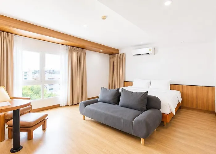 Cozy Donmueang Hotel