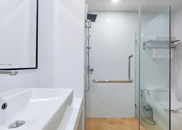Hotel Cozy Donmueang 4*