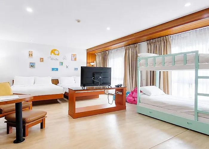 Hotel Cozy Donmueang 4*